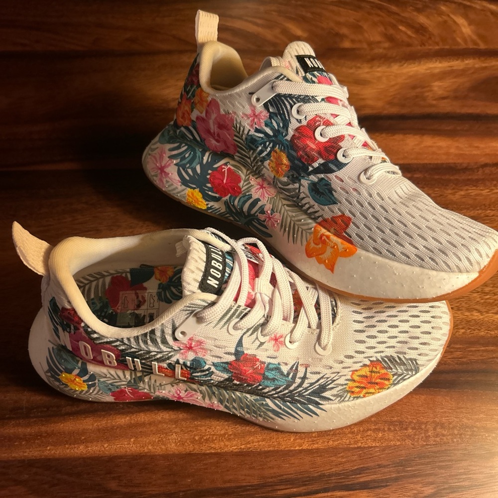 NOBULL White and Red Sneakers Lightweight Breathable Design BRAND NEW